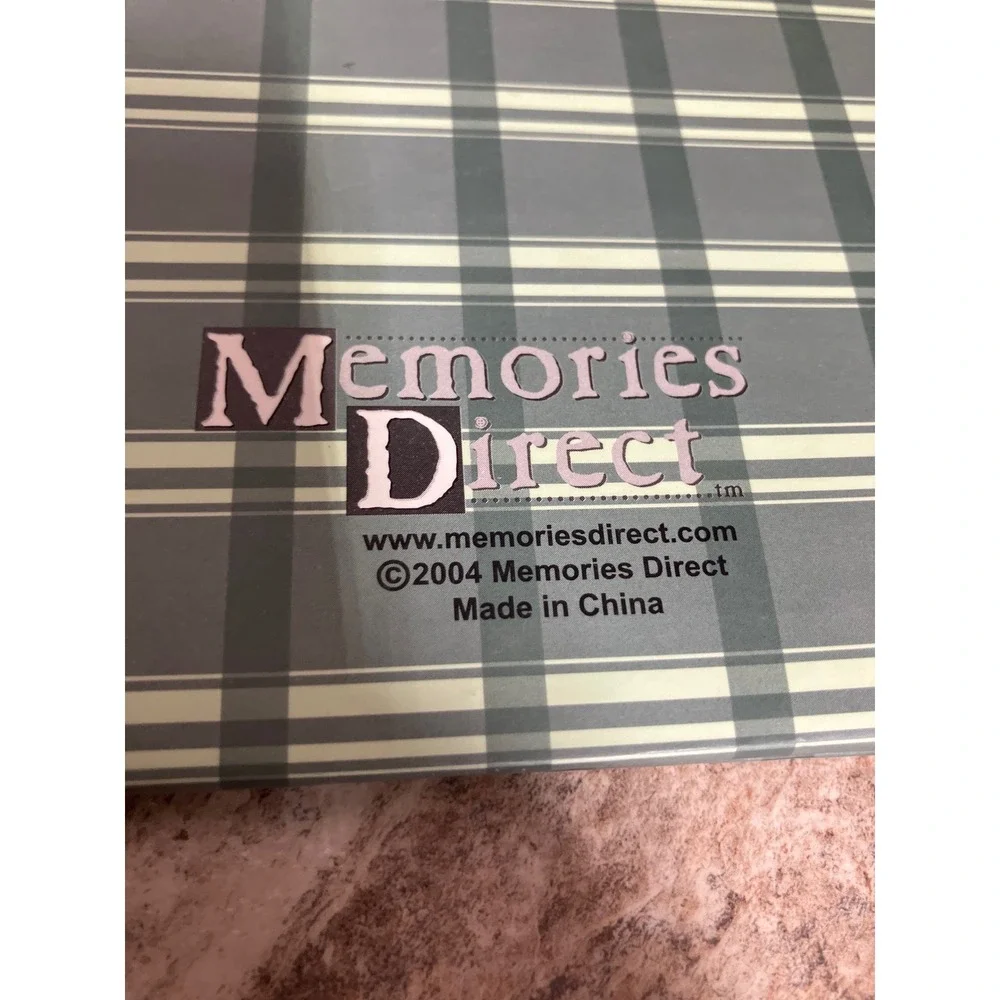 Memories Direct Green Plaid Photo Album 2004 Vintage Polka Dot Interior 7x8.25